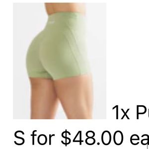 Pulse surge short alphalete size small light green (matcha)